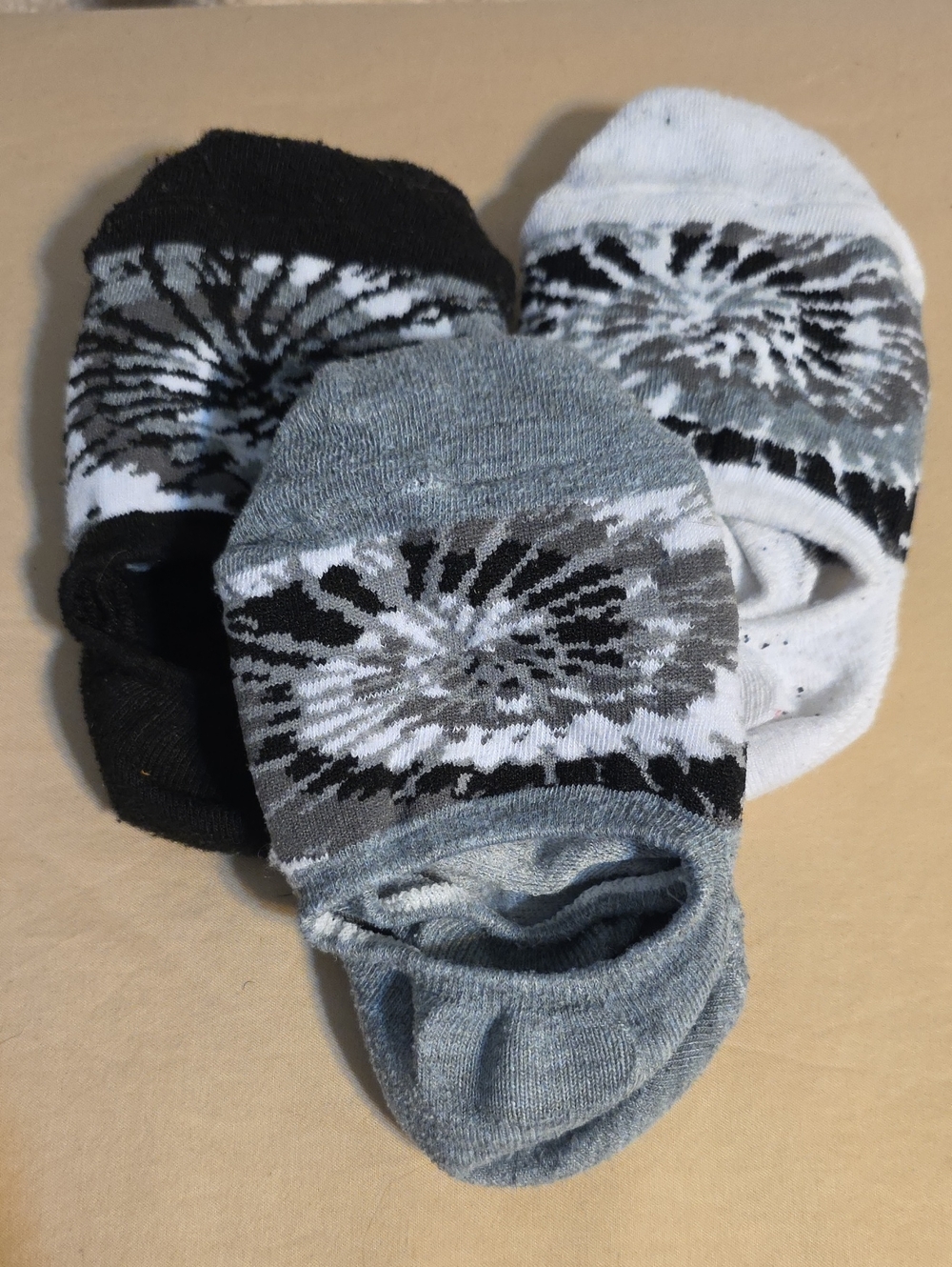 **FREE W/PURCHASE** Women's No-Show Socks